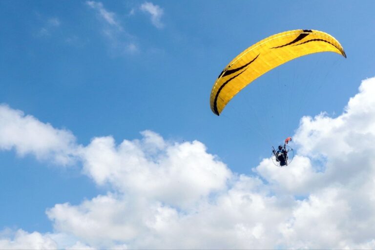 Ribeirão Pires abre inscrições para o 2º Passeio e Voo de Paramotor Inclusivo “Elevando Emoções”