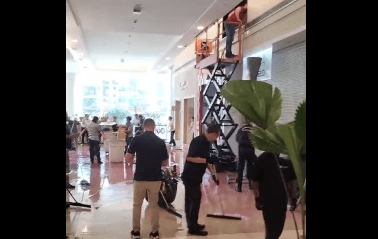 Tubulação de água se rompe no Shopping Golden Square e isola área