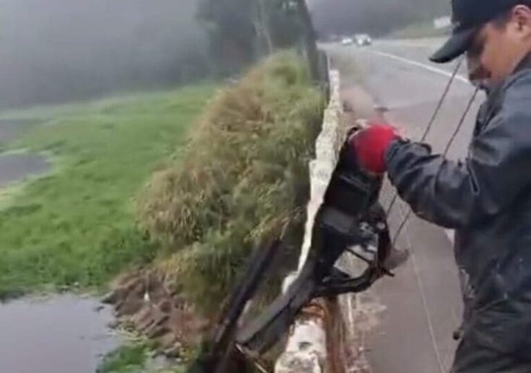 Cemitério de motos: Pescadores magnéticos encontram quadros de motos roubadas na Represa Billings