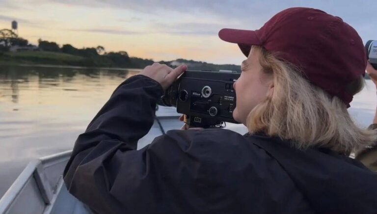 "O Funeral" é o novo trabalho de Carolina Markowicz, diretora de "Pedágio" (2023), que passou por mais de 70 festivais de cinema