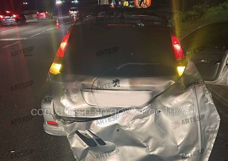 Motorista morre atropelado na Via Anchieta após parar no acostamento para recolher capô