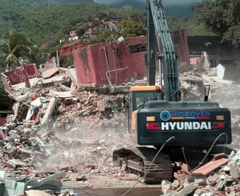 Equipes paulistas desembarcam na Venezuela e avançam nas ações de resposta ao terremoto