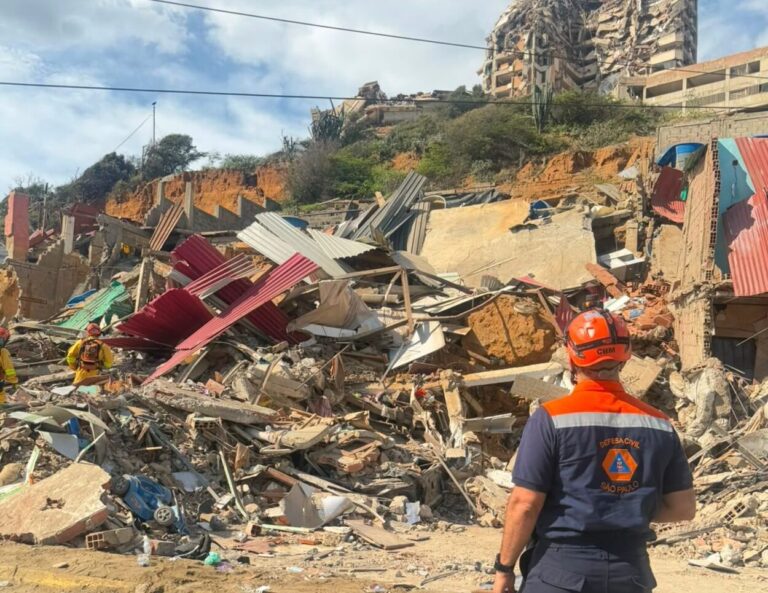 Defesa Civil de São Paulo inicia buscas por sobreviventes após terremoto devastador na Venezuela