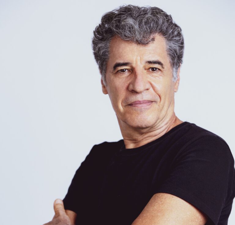 Obra ‘Autobiografia Autorizada’ traz textos escritos pelo ator em sua adolescência e artigos semanais; ele também irá ministrar, na mesma data, workshop sobre interpretação para teatro e TV