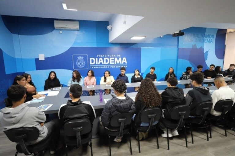 Prefeitura de Diadema recebe mais 30 estagiários do BEEM
