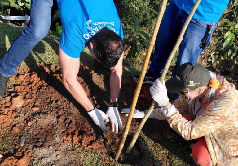 Iniciativa da Braskem em parceria com o Coletivo NASA e o Semasa, mobilizou voluntários em atividade em Santo André