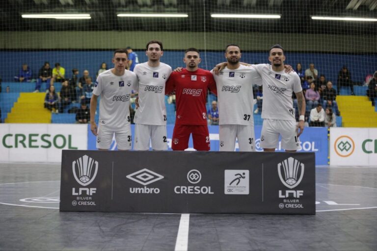 São Caetano vai ao interior, goleia Botucatu e alcança a liderança do Campeonato Paulista de Futsal