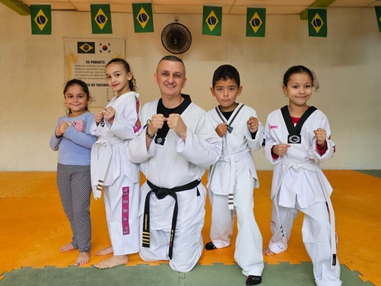 Alunos do Taekwondo treinam com medalhista pan-americano em Ribeirão Pires