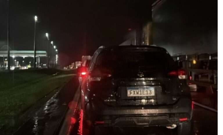 Carreta em “L” interdita rodoanel e provoca 11 km de congestionamento