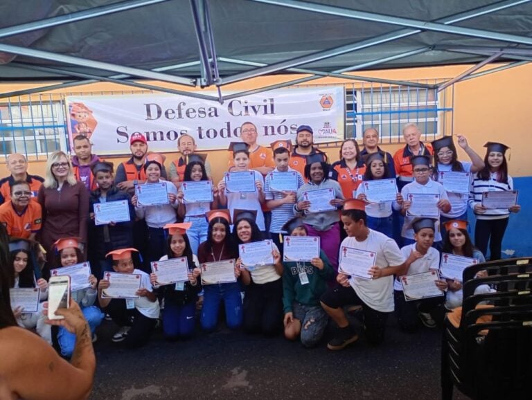 Jovens encerram curso de Defesa Civil Mirim em Mauá e município é reconhecido pelo trabalho na prevenção de riscos