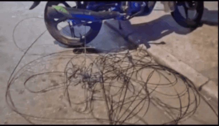 Motociclista fica ferido após acidente com fio de telefonia na Avenida Luiz Pequini; GCM atende ocorrência