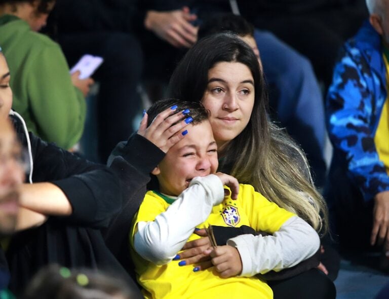 Com telão no Arraiá, torcida de Diadema se despede da Copa com derrota do Brasil