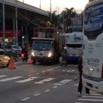 Falha em trólebus trava corredor de ônibus no ABC Paulista e gera longas filas
