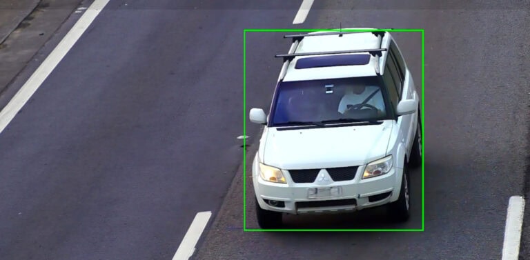 Inteligência Artificial começa a multar motoristas por celular e falta de cinto no Rodoanel