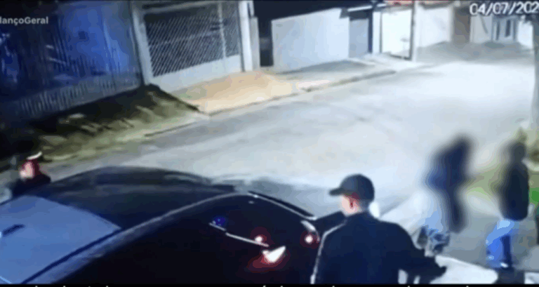 Mulher é puxada pelos cabelos e tem BMW blindada roubada em Santo André