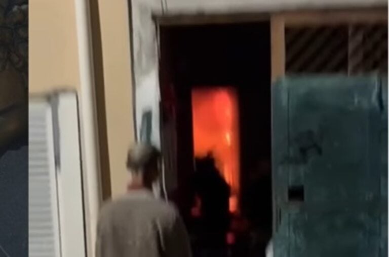 Incêndio atinge casa no bairro Taboão em São Bernardo
