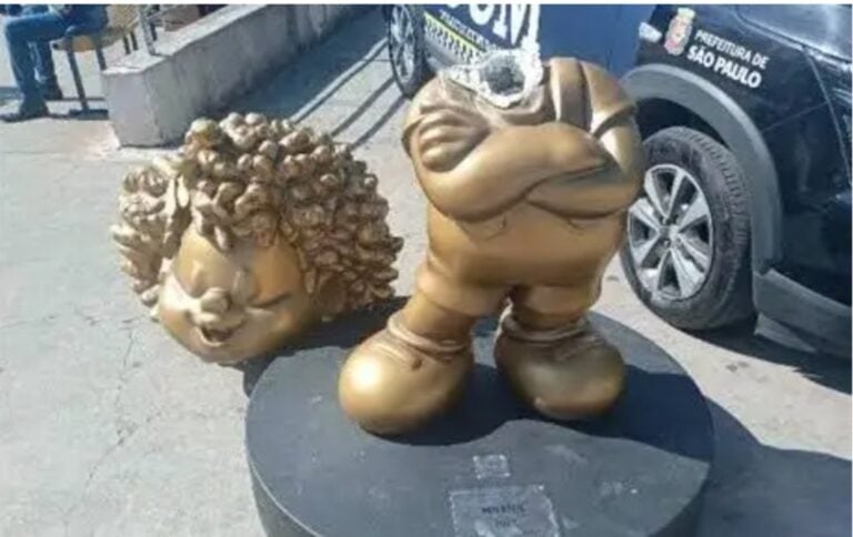 Vídeo mostra que cabeça de estátua da Milena, da Turma da Mônica, se soltou após contato em SP