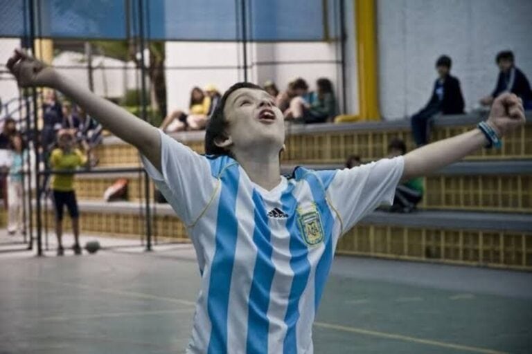 Em clima de Copa, Cine Lyra exibe filmes sobre futebol em julho